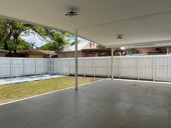 2368 / 2370 NW 33rd St, Miami FL 33142