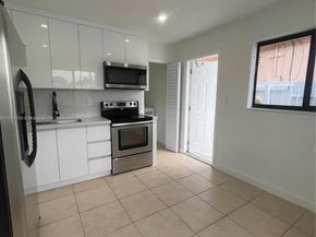 2368 / 2370 NW 33rd St, Miami FL 33142