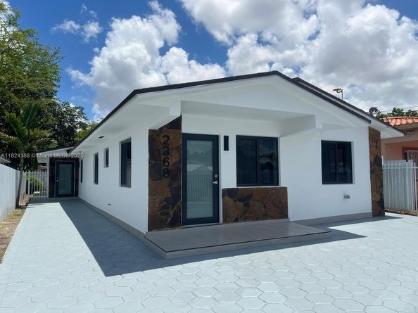 2368 / 2370 NW 33rd St, Miami FL 33142
