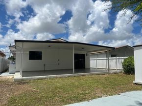 2368 / 2370 NW 33rd St, Miami FL 33142