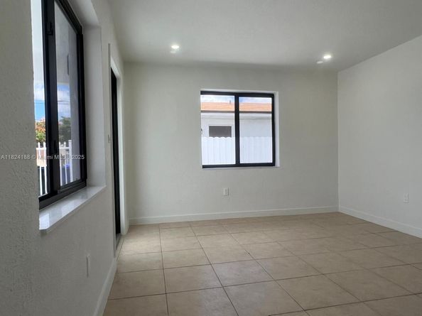 2368 / 2370 NW 33rd St, Miami FL 33142