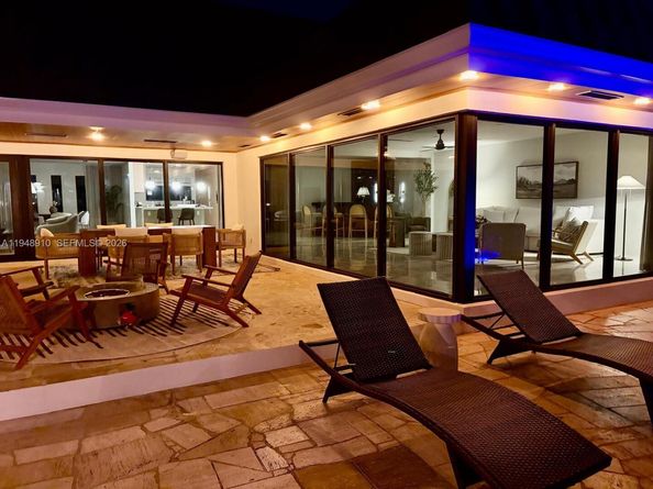 1201 Diplomat Pkwy, Hollywood FL 33019