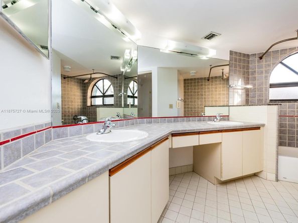 15489 N Miami Lakeway N 2023, Miami Lakes FL 33014