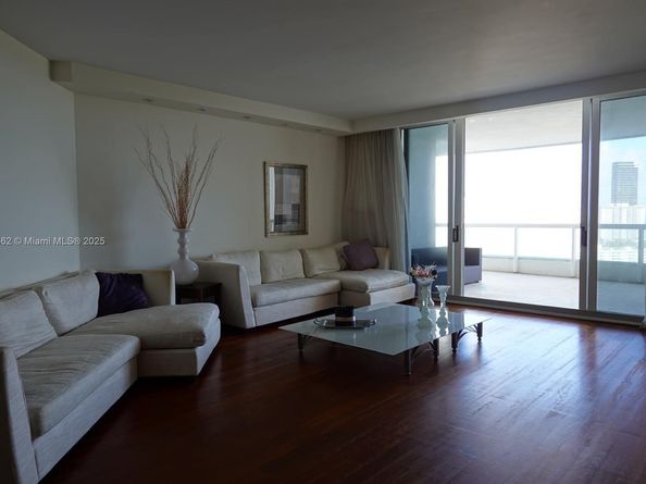 21050 Point Pl 2001, Aventura FL 33180