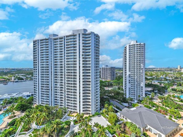 21050 Point Pl 2001, Aventura FL 33180