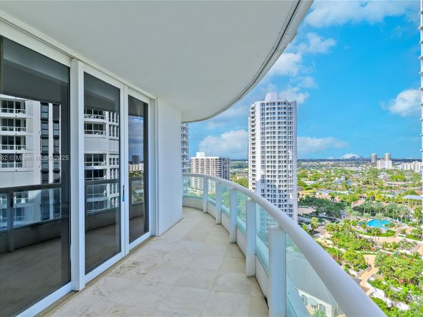 21050 Point Pl 2001, Aventura FL 33180