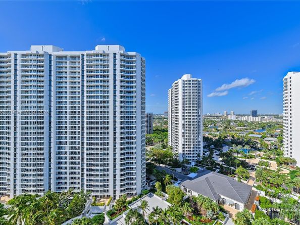 21050 Point Pl 2001, Aventura FL 33180