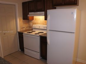 409 4th Ave N, Lake Worth FL 33460