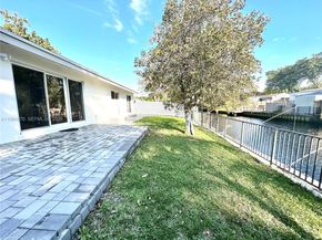 3042 Hayes St, Hollywood FL 33021