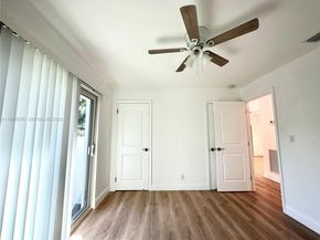 3042 Hayes St, Hollywood FL 33021