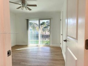 3042 Hayes St, Hollywood FL 33021