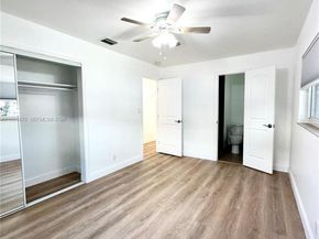 3042 Hayes St, Hollywood FL 33021