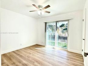 3042 Hayes St, Hollywood FL 33021