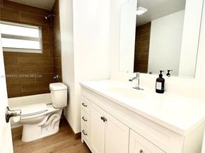 3042 Hayes St, Hollywood FL 33021