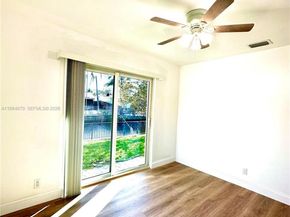 3042 Hayes St, Hollywood FL 33021