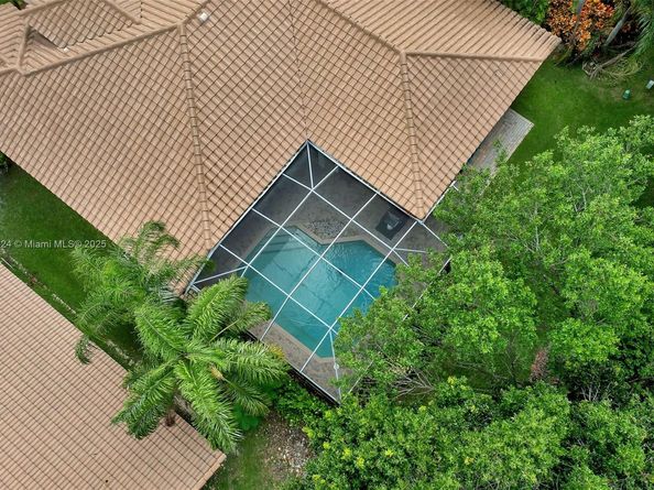 3943 Nighthawk Dr, Weston FL 33331