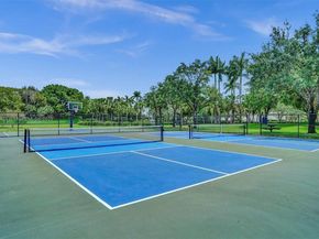 3943 Nighthawk Dr, Weston FL 33331