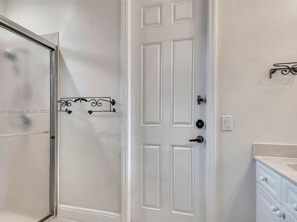 3943 Nighthawk Dr, Weston FL 33331