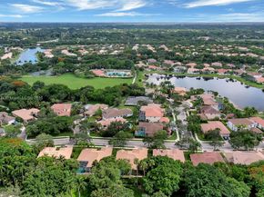 3943 Nighthawk Dr, Weston FL 33331