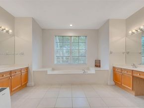 3943 Nighthawk Dr, Weston FL 33331