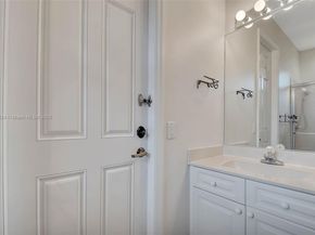 3943 Nighthawk Dr, Weston FL 33331