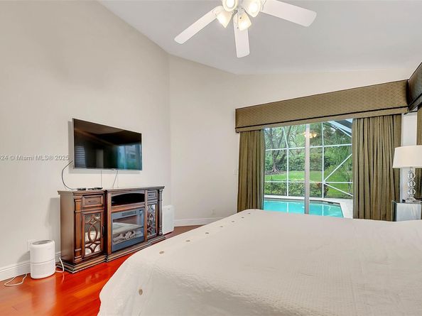 3943 Nighthawk Dr, Weston FL 33331