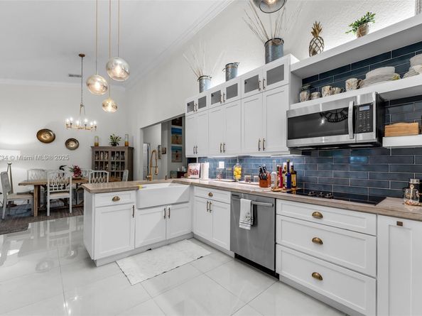 12743 SW 220th St, Miami FL 33170