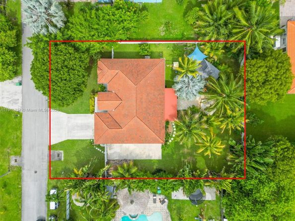 12743 SW 220th St, Miami FL 33170