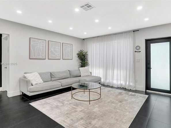 603 N 32nd Ave, Hollywood FL 33021