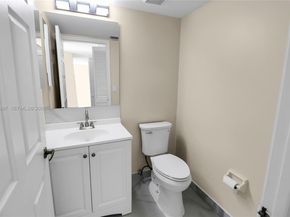 652 NW 133rd Dr, Plantation FL 33325