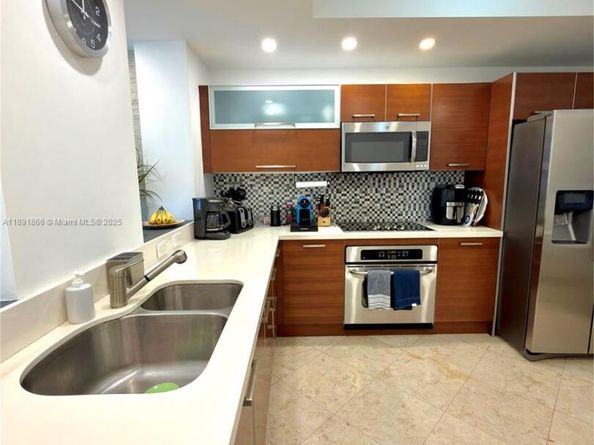 3330 NE 190th St 1610, Aventura FL 33180