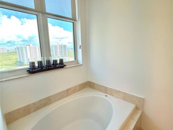 3330 NE 190th St 1610, Aventura FL 33180