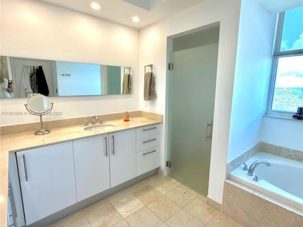 3330 NE 190th St 1610, Aventura FL 33180