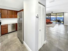 700 SE 14th St G, Fort Lauderdale FL 33316