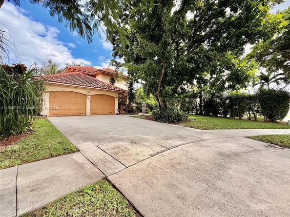 542 NW 39th Ter, Deerfield Beach FL 33442