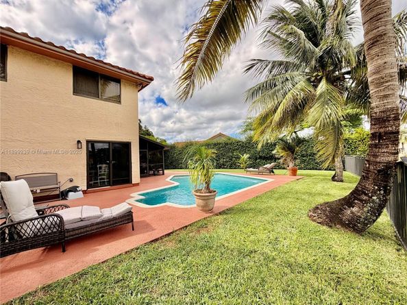 542 NW 39th Ter, Deerfield Beach FL 33442