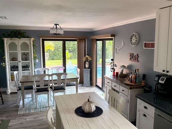 542 NW 39th Ter, Deerfield Beach FL 33442