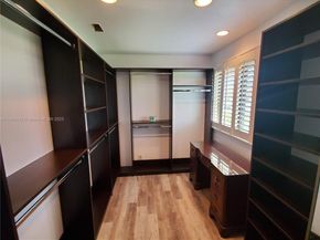 542 NW 39th Ter, Deerfield Beach FL 33442