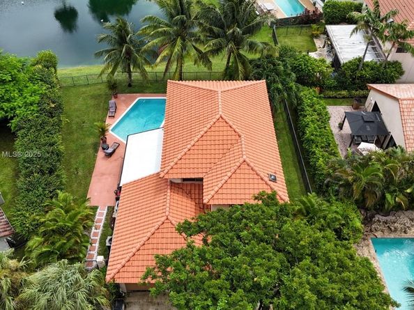 542 NW 39th Ter, Deerfield Beach FL 33442