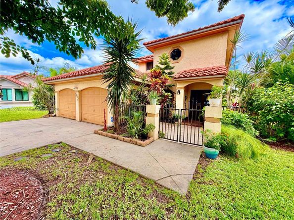 542 NW 39th Ter, Deerfield Beach FL 33442