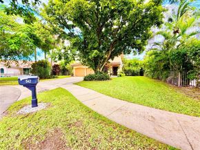 542 NW 39th Ter, Deerfield Beach FL 33442