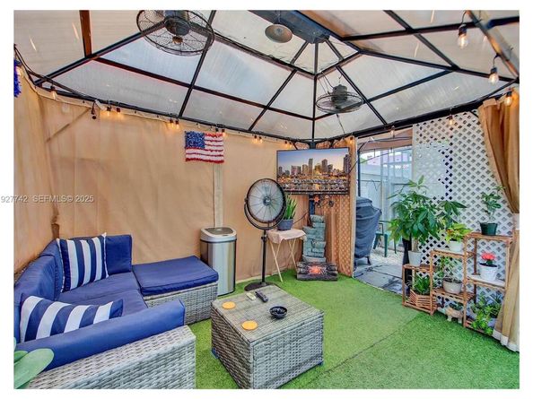 2900 SW 4th St, Miami FL 33135