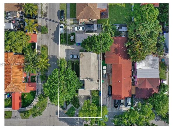 2900 SW 4th St, Miami FL 33135