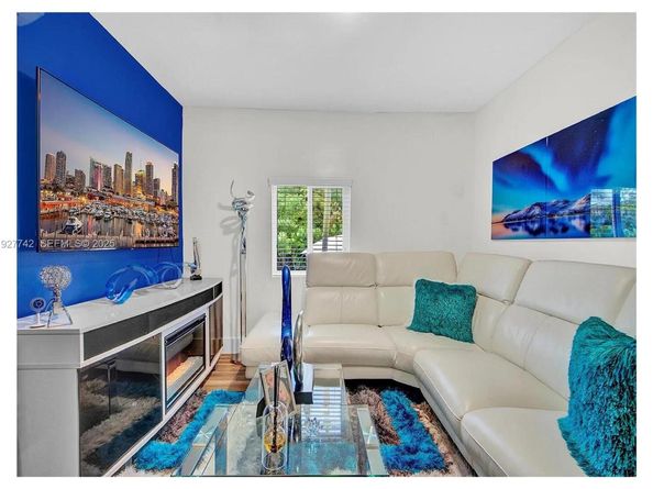 2900 SW 4th St, Miami FL 33135