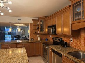 20537 NE 6th Ct, Miami FL 33179