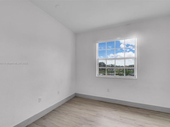 1720 NE 33rd Ave 1045, Homestead FL 33033