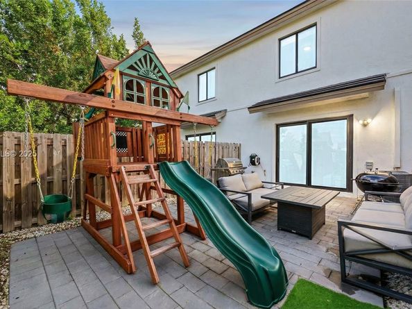 10887 SW 232nd Ter, Homestead FL 33032