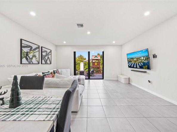 10887 SW 232nd Ter, Homestead FL 33032