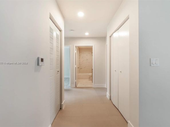 2561 NE 193rd St 1103, Miami FL 33180