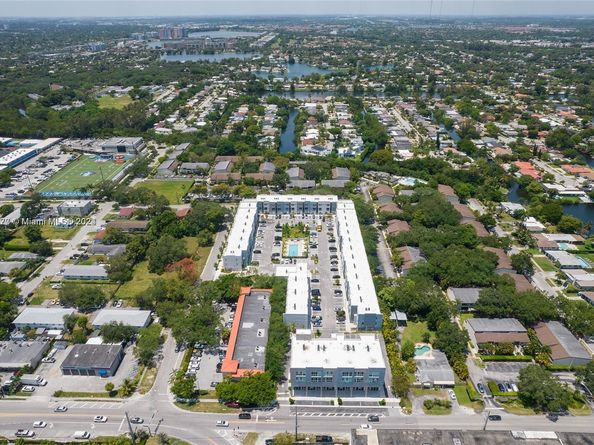2561 NE 193rd St 1103, Miami FL 33180
